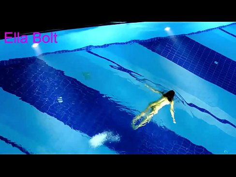 ❤️ నేను చూడటం ఆపలేను, ELLA BOLT రిసార్ట్ పూల్‌లో నగ్నంగా ఈత కొడుతూ దొరికిన యువ అందగత్తె ️❌ పోర్నో te.milf-nut-net.ru ❤
